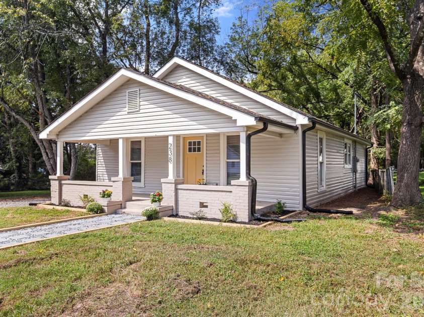 238 37th Street, Hickory, NC 28602.  MLS# CAR4419637, YatesRealty ID 47798. 