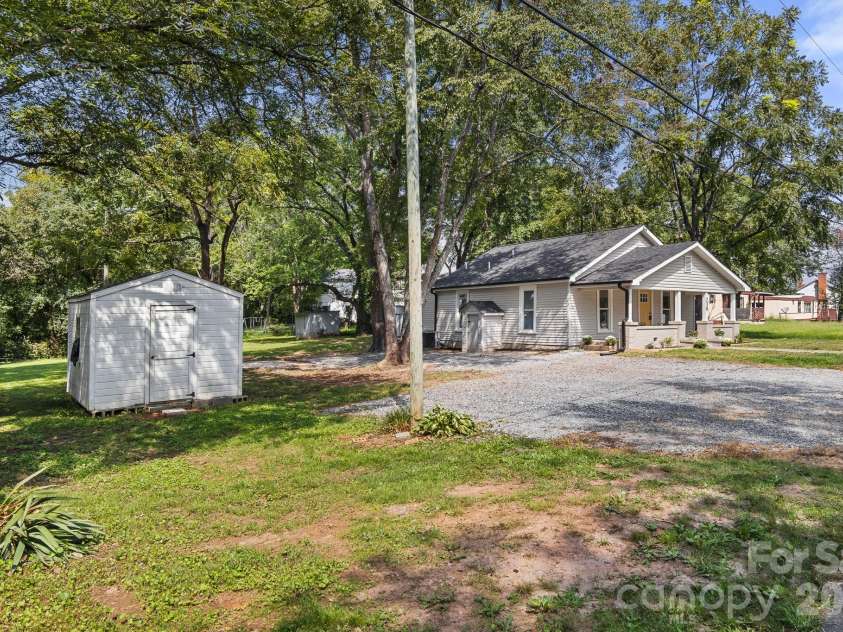 238 37th Street, Hickory, NC 28602.  MLS# CAR4419637, YatesRealty ID 47798. 