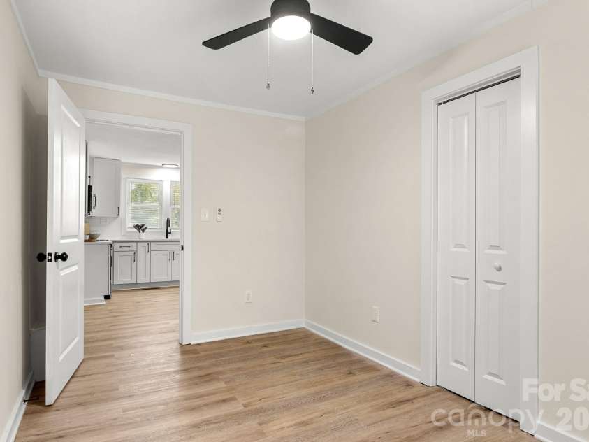 238 37th Street, Hickory, NC 28602.  MLS# CAR4419637, YatesRealty ID 47798. 