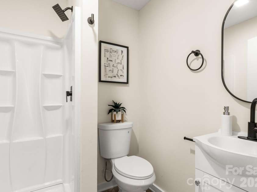 238 37th Street, Hickory, NC 28602.  MLS# CAR4419637, YatesRealty ID 47798. 