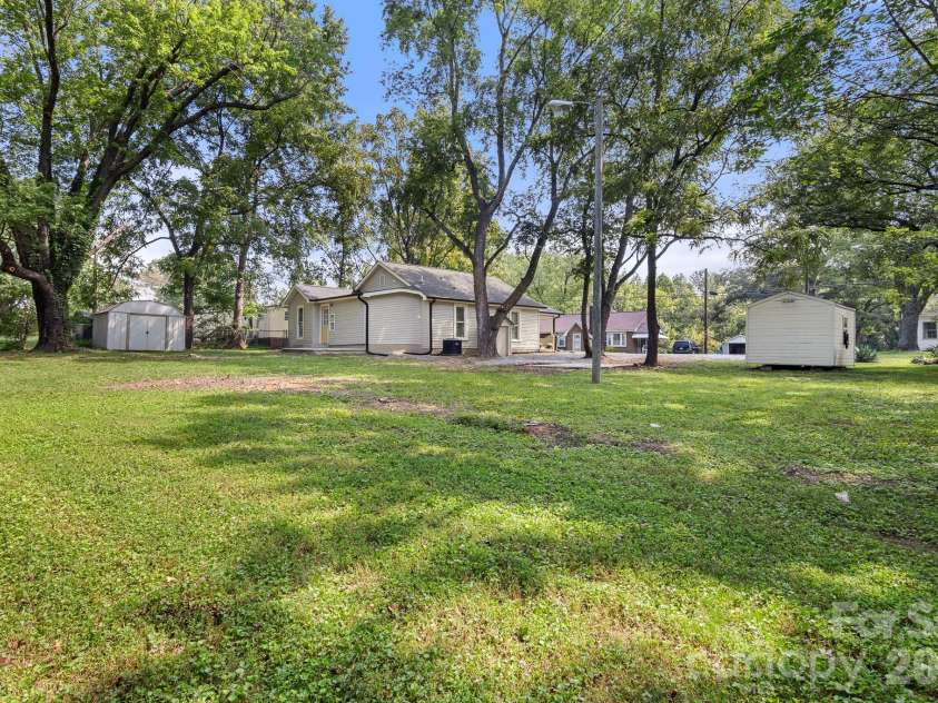 238 37th Street, Hickory, NC 28602.  MLS# CAR4419637, YatesRealty ID 47798. 