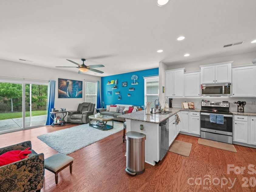 7203 Chrysanthemum Road, Lancaster, SC 29720.  MLS# CAR4418490, YatesRealty ID 47799. Natural Light