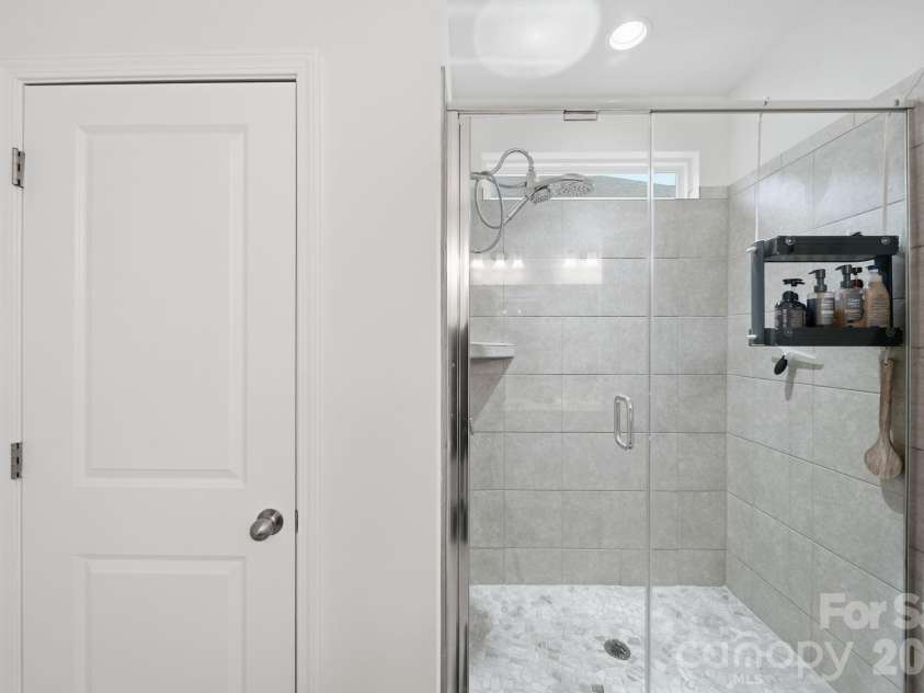 7203 Chrysanthemum Road, Lancaster, SC 29720.  MLS# CAR4418490, YatesRealty ID 47799. Primary Shower