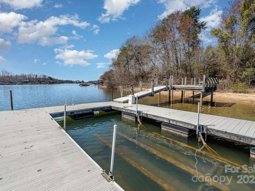 20711 Bethel Church Road, Cornelius, NC 28031.  MLS# CAR4225782, YatesRealty ID 478. Boatslip with lift
