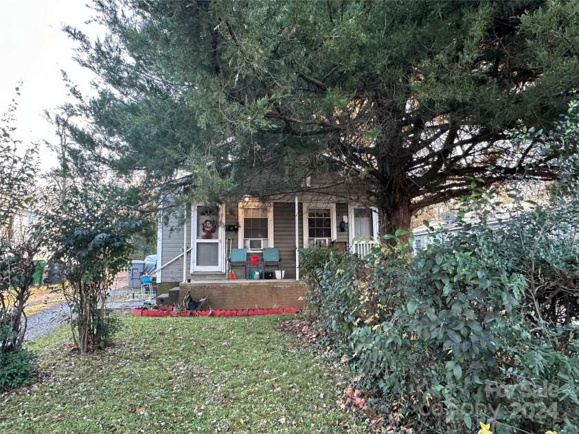 3100 Dunn Avenue, Charlotte, NC 28205.  MLS# CAR4206883, YatesRealty ID 478. 