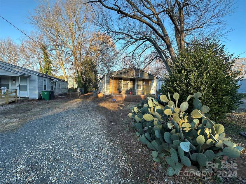 3100 Dunn Avenue, Charlotte, NC 28205.  MLS# CAR4206883, YatesRealty ID 478. 