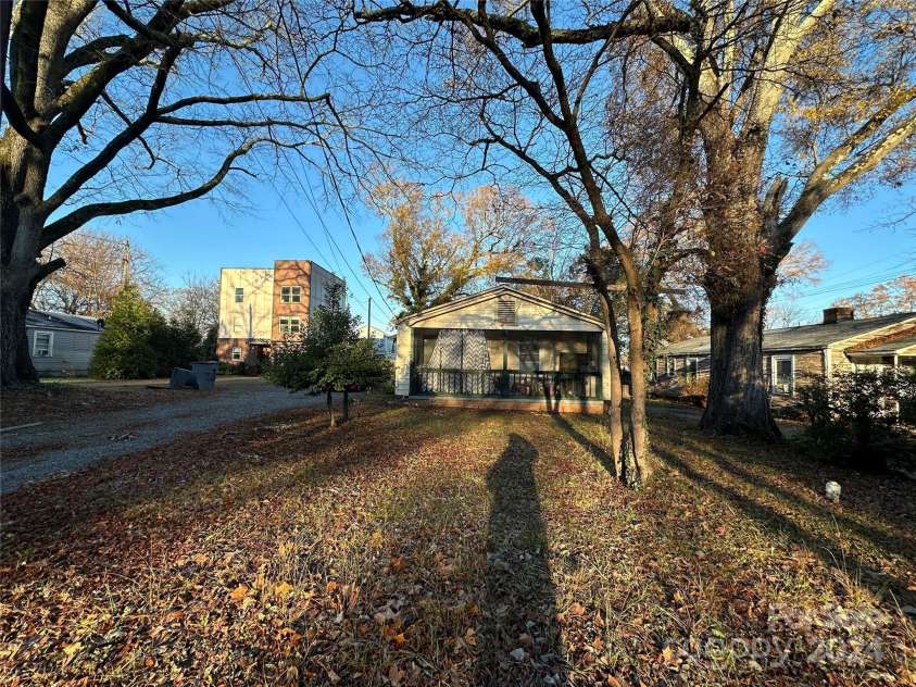 3100 Dunn Avenue, Charlotte, NC 28205.  MLS# CAR4206883, YatesRealty ID 478. 