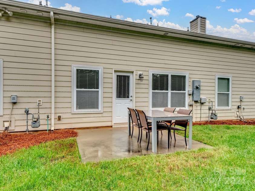 8509 Loxton Circle, Charlotte, NC 28214.  MLS# CAR4198257, YatesRealty ID 4780. 