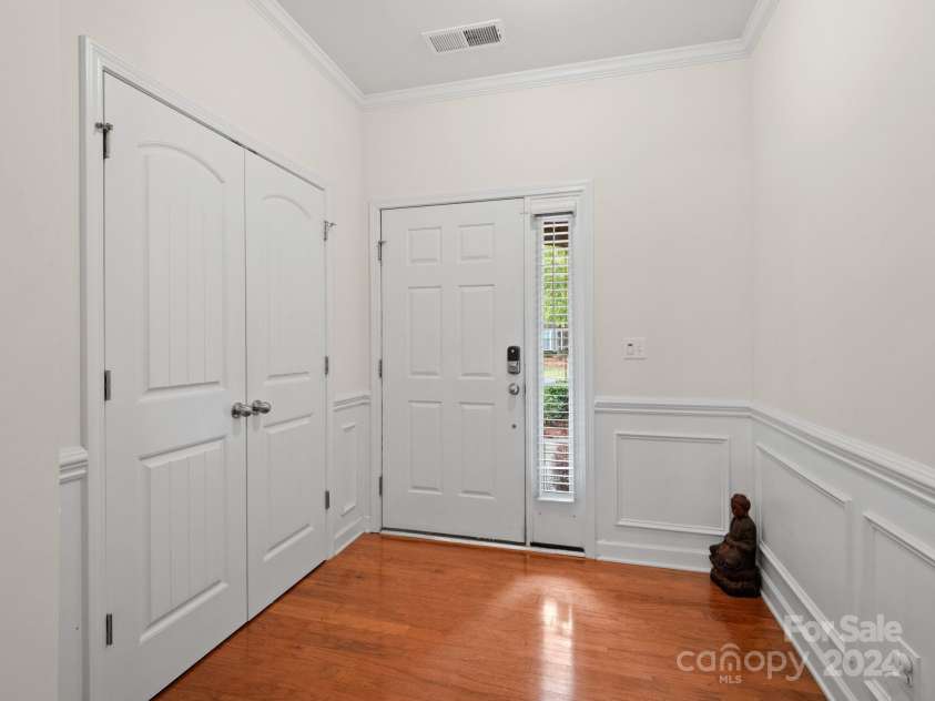 8509 Loxton Circle, Charlotte, NC 28214.  MLS# CAR4198257, YatesRealty ID 4780. 