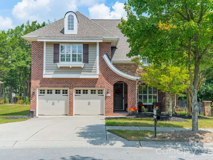 9428 Ardrey Woods Drive, Charlotte, NC 28277.  MLS# CAR4418158, YatesRealty ID 47803. 