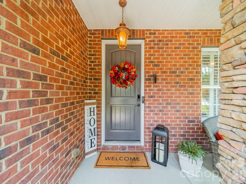 9428 Ardrey Woods Drive, Charlotte, NC 28277.  MLS# CAR4418158, YatesRealty ID 47803. 
