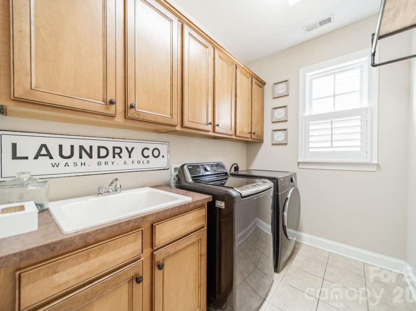 9428 Ardrey Woods Drive, Charlotte, NC 28277.  MLS# CAR4418158, YatesRealty ID 47803. 