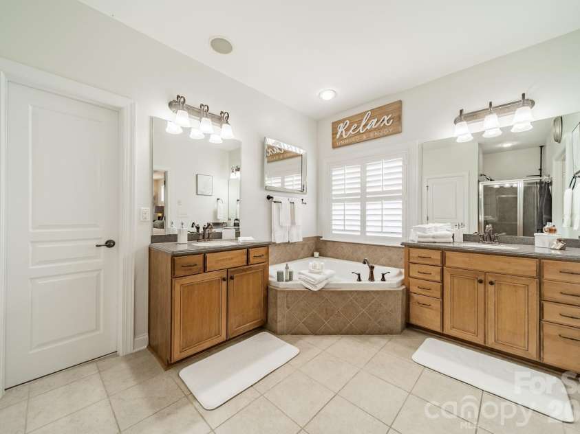 9428 Ardrey Woods Drive, Charlotte, NC 28277.  MLS# CAR4418158, YatesRealty ID 47803. 