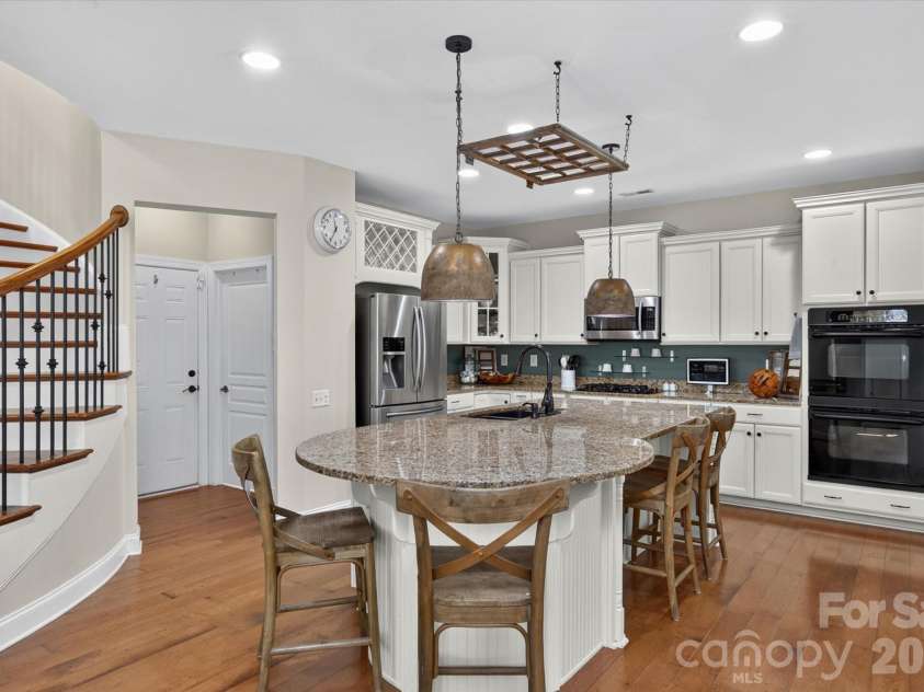 9428 Ardrey Woods Drive, Charlotte, NC 28277.  MLS# CAR4418158, YatesRealty ID 47803. 