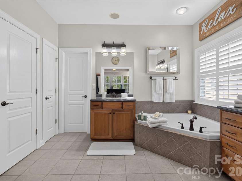 9428 Ardrey Woods Drive, Charlotte, NC 28277.  MLS# CAR4418158, YatesRealty ID 47803. 