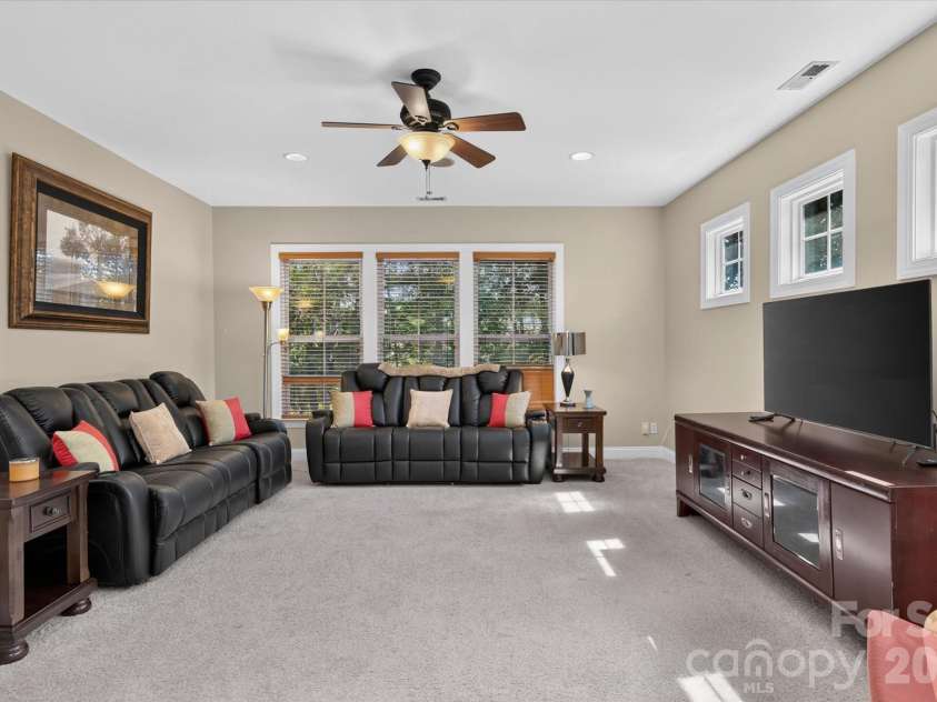 9428 Ardrey Woods Drive, Charlotte, NC 28277.  MLS# CAR4418158, YatesRealty ID 47803. 