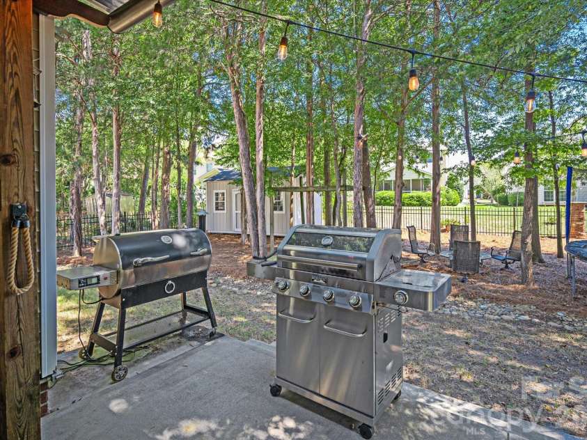 9428 Ardrey Woods Drive, Charlotte, NC 28277.  MLS# CAR4418158, YatesRealty ID 47803. 