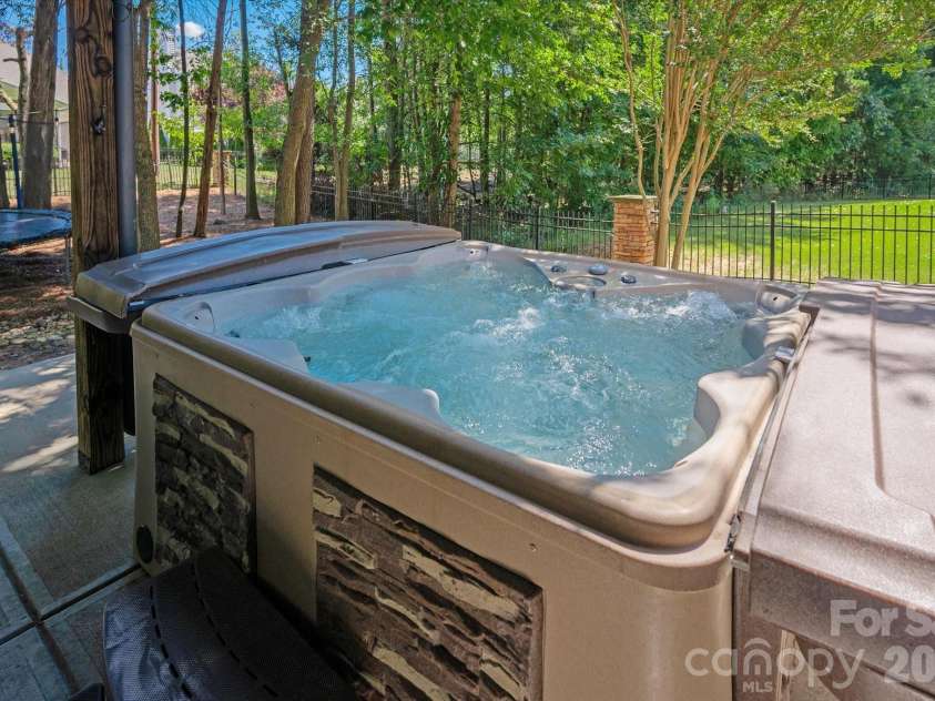 9428 Ardrey Woods Drive, Charlotte, NC 28277.  MLS# CAR4418158, YatesRealty ID 47803. 