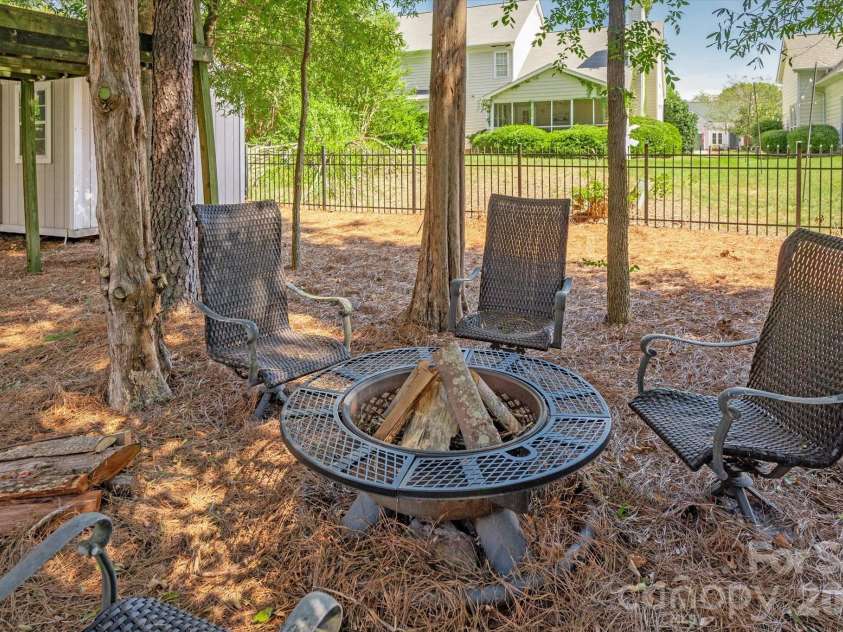 9428 Ardrey Woods Drive, Charlotte, NC 28277.  MLS# CAR4418158, YatesRealty ID 47803. 