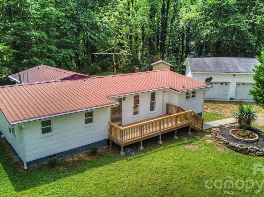 160 Denny Road, Statesville, NC 28625.  MLS# CAR4419393, YatesRealty ID 47804. 