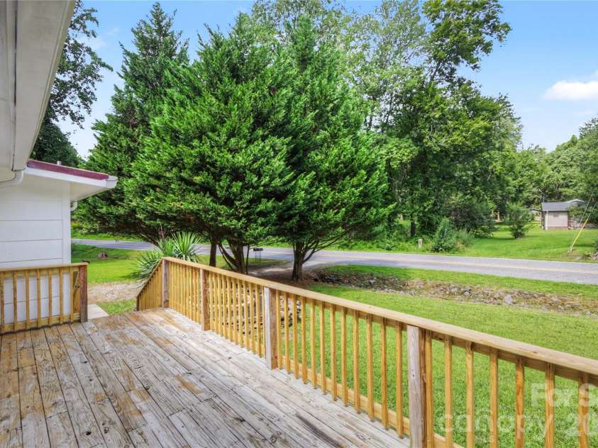 160 Denny Road, Statesville, NC 28625.  MLS# CAR4419393, YatesRealty ID 47804. 