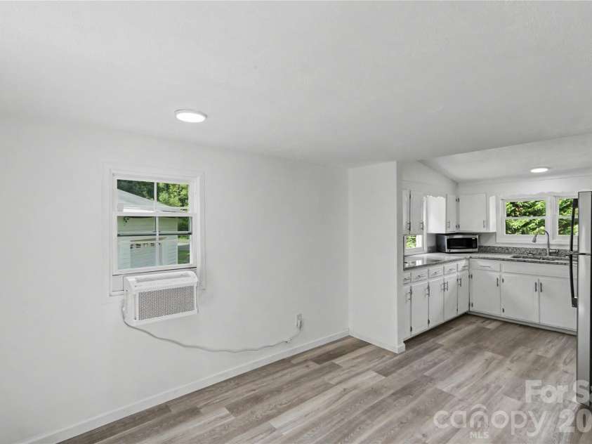 160 Denny Road, Statesville, NC 28625.  MLS# CAR4419393, YatesRealty ID 47804. 