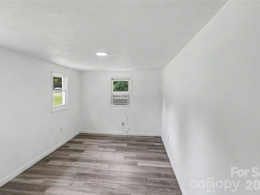 160 Denny Road, Statesville, NC 28625.  MLS# CAR4419393, YatesRealty ID 47804. 