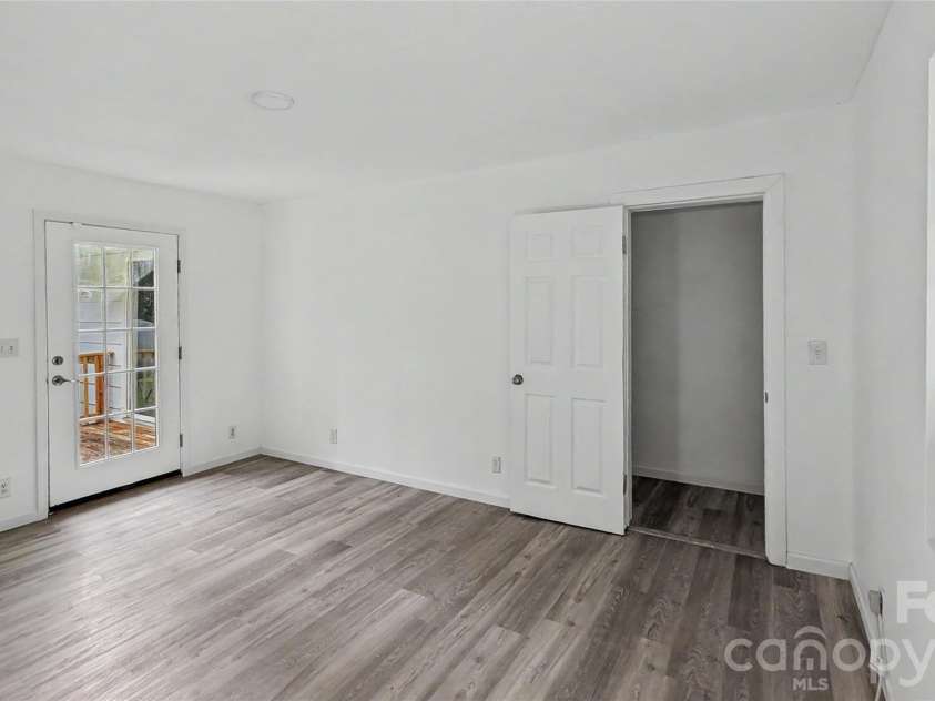 160 Denny Road, Statesville, NC 28625.  MLS# CAR4419393, YatesRealty ID 47804. 