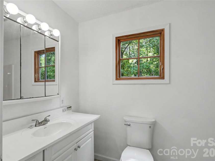 160 Denny Road, Statesville, NC 28625.  MLS# CAR4419393, YatesRealty ID 47804. 