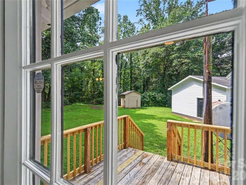 160 Denny Road, Statesville, NC 28625.  MLS# CAR4419393, YatesRealty ID 47804. 