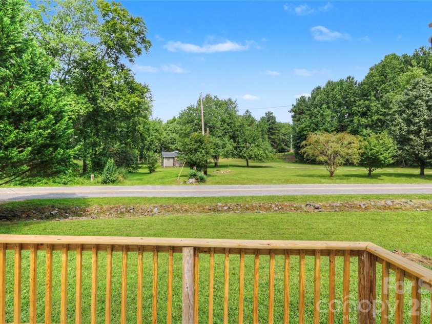 160 Denny Road, Statesville, NC 28625.  MLS# CAR4419393, YatesRealty ID 47804. 