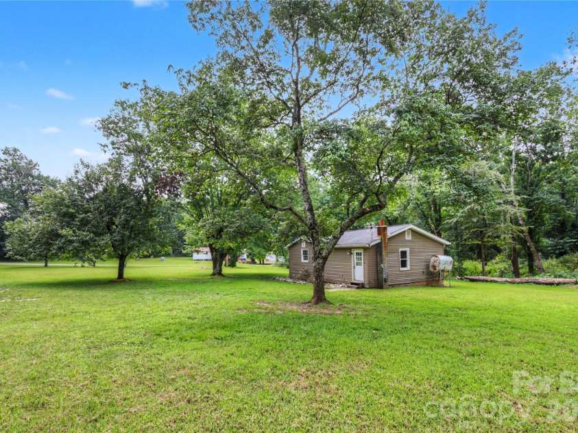 160 Denny Road, Statesville, NC 28625.  MLS# CAR4419393, YatesRealty ID 47804. 