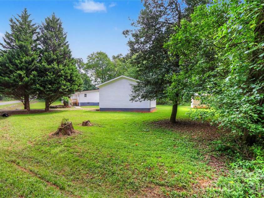160 Denny Road, Statesville, NC 28625.  MLS# CAR4419393, YatesRealty ID 47804. 
