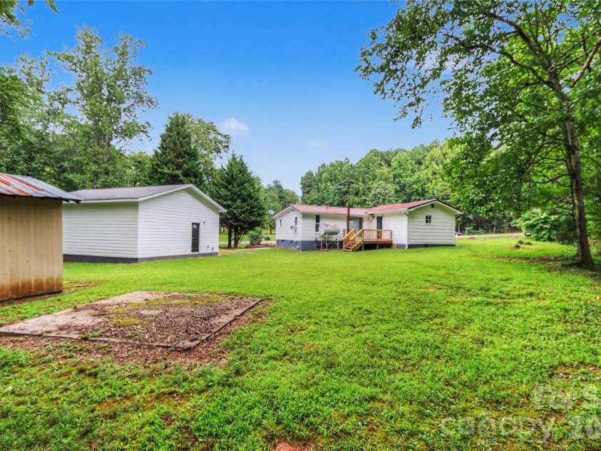 160 Denny Road, Statesville, NC 28625.  MLS# CAR4419393, YatesRealty ID 47804. 