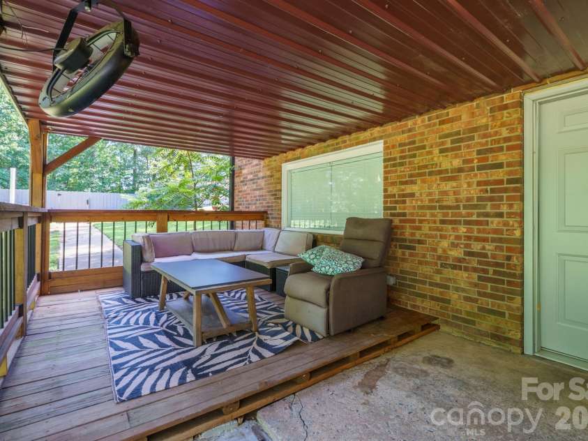 2300 Brookwood Road, Lincolnton, NC 28092.  MLS# CAR4419387, YatesRealty ID 47805. 