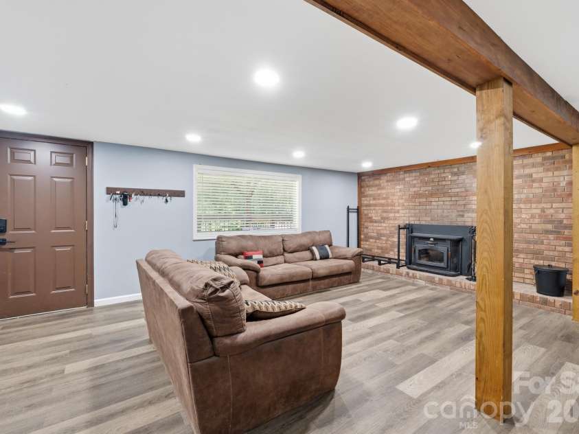 2300 Brookwood Road, Lincolnton, NC 28092.  MLS# CAR4419387, YatesRealty ID 47805. 
