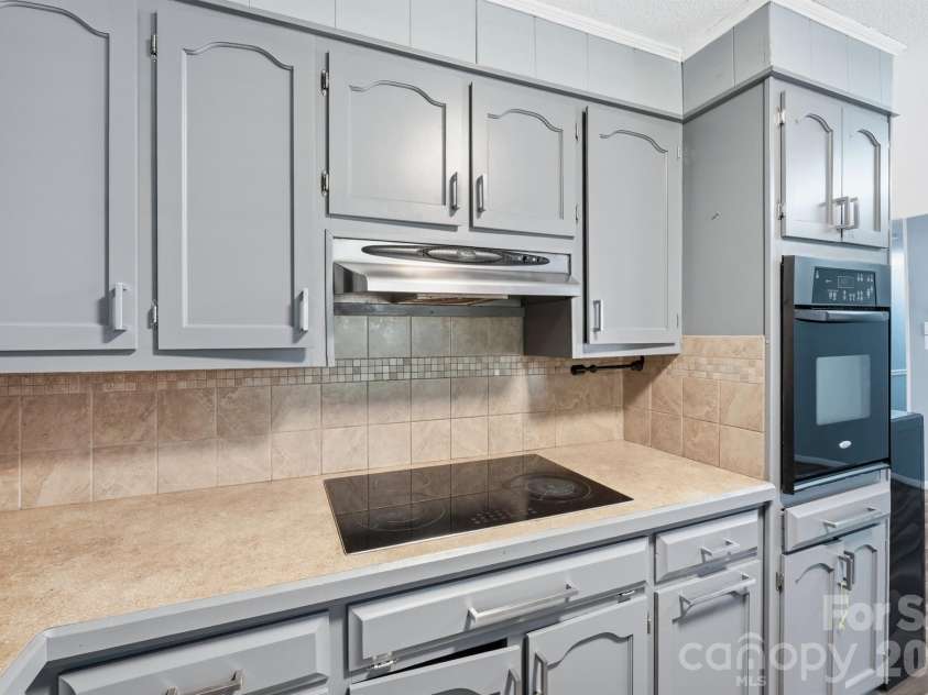 2300 Brookwood Road, Lincolnton, NC 28092.  MLS# CAR4419387, YatesRealty ID 47805. 