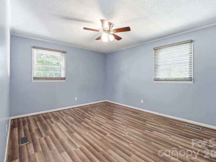 2300 Brookwood Road, Lincolnton, NC 28092.  MLS# CAR4419387, YatesRealty ID 47805. 