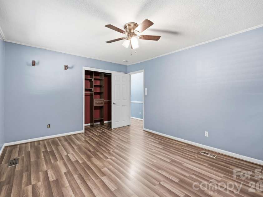 2300 Brookwood Road, Lincolnton, NC 28092.  MLS# CAR4419387, YatesRealty ID 47805. 