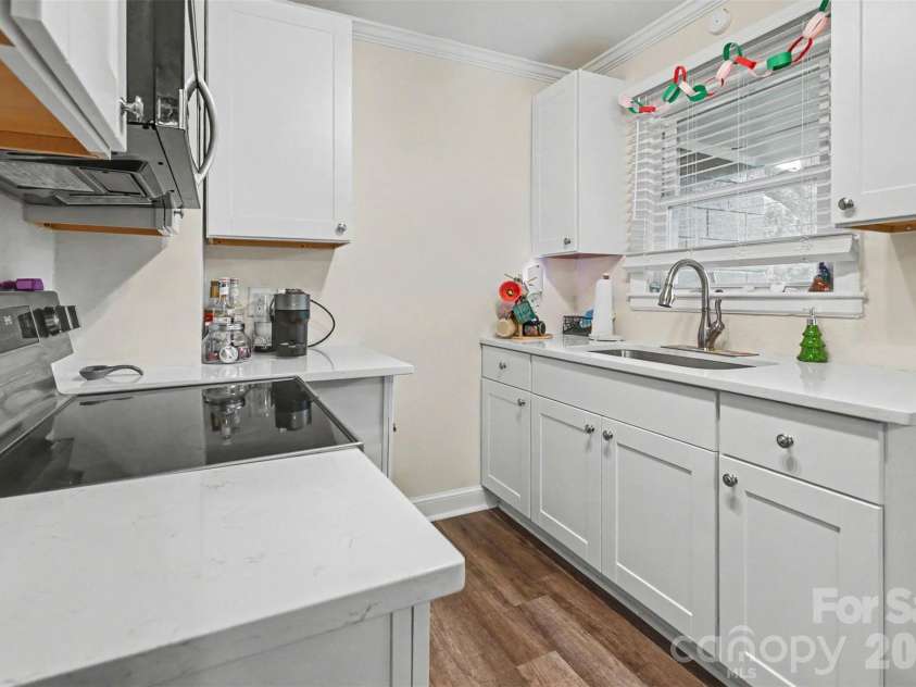 405 Killian Avenue, Mount Holly, NC 28120.  MLS# CAR4414723, YatesRealty ID 47806. 
