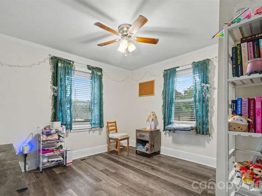 405 Killian Avenue, Mount Holly, NC 28120.  MLS# CAR4414723, YatesRealty ID 47806. 