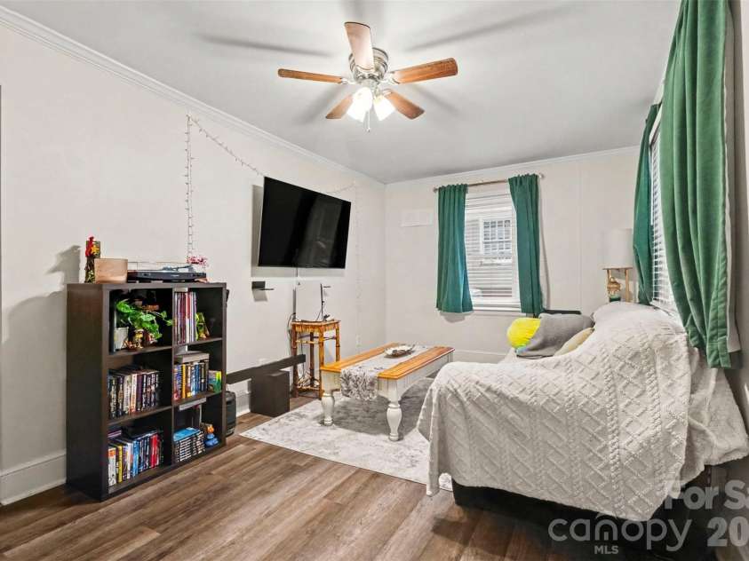 405 Killian Avenue, Mount Holly, NC 28120.  MLS# CAR4414723, YatesRealty ID 47806. 