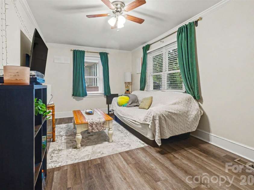 405 Killian Avenue, Mount Holly, NC 28120.  MLS# CAR4414723, YatesRealty ID 47806. 