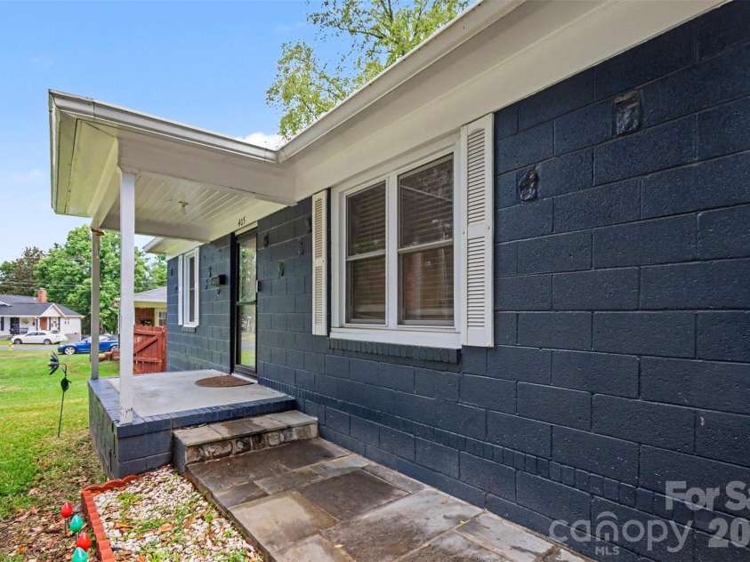 405 Killian Avenue, Mount Holly, NC 28120.  MLS# CAR4414723, YatesRealty ID 47806. 