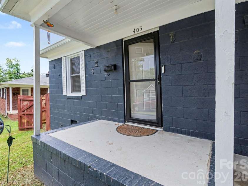 405 Killian Avenue, Mount Holly, NC 28120.  MLS# CAR4414723, YatesRealty ID 47806. 