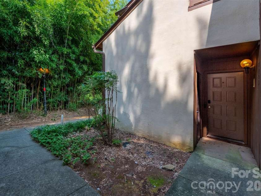 7203 Winery Lane, Charlotte, NC 28227.  MLS# CAR4415746, YatesRealty ID 47807. 