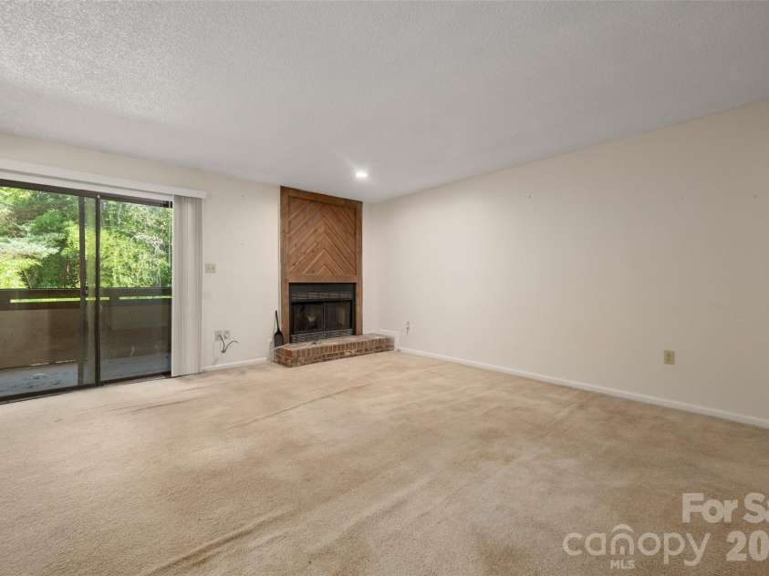 7203 Winery Lane, Charlotte, NC 28227.  MLS# CAR4415746, YatesRealty ID 47807. 
