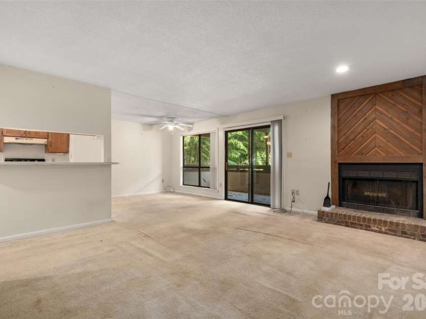 7203 Winery Lane, Charlotte, NC 28227.  MLS# CAR4415746, YatesRealty ID 47807. 