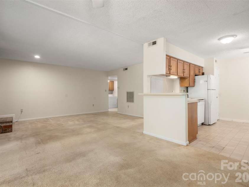 7203 Winery Lane, Charlotte, NC 28227.  MLS# CAR4415746, YatesRealty ID 47807. 