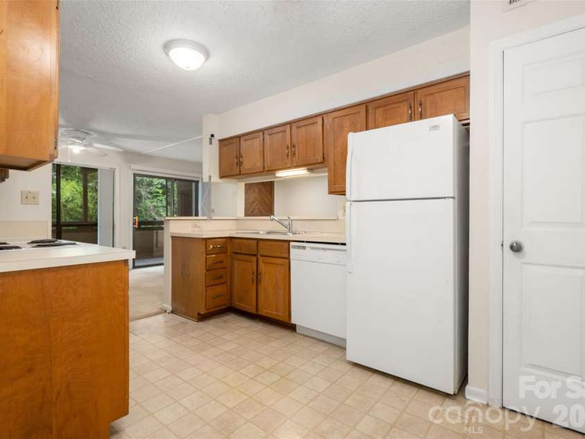 7203 Winery Lane, Charlotte, NC 28227.  MLS# CAR4415746, YatesRealty ID 47807. 